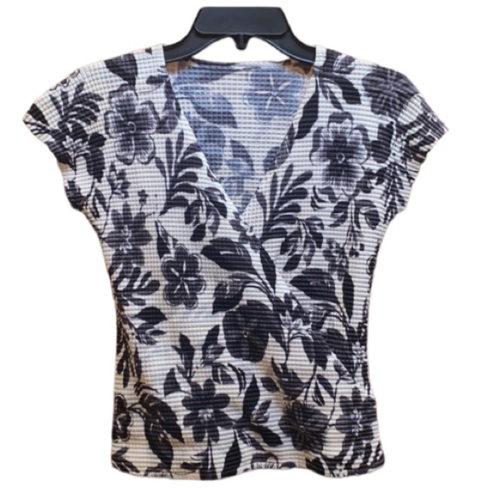 Kisca Top / S-M / Blk. & Off White